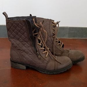 Brown boots with zip and tie